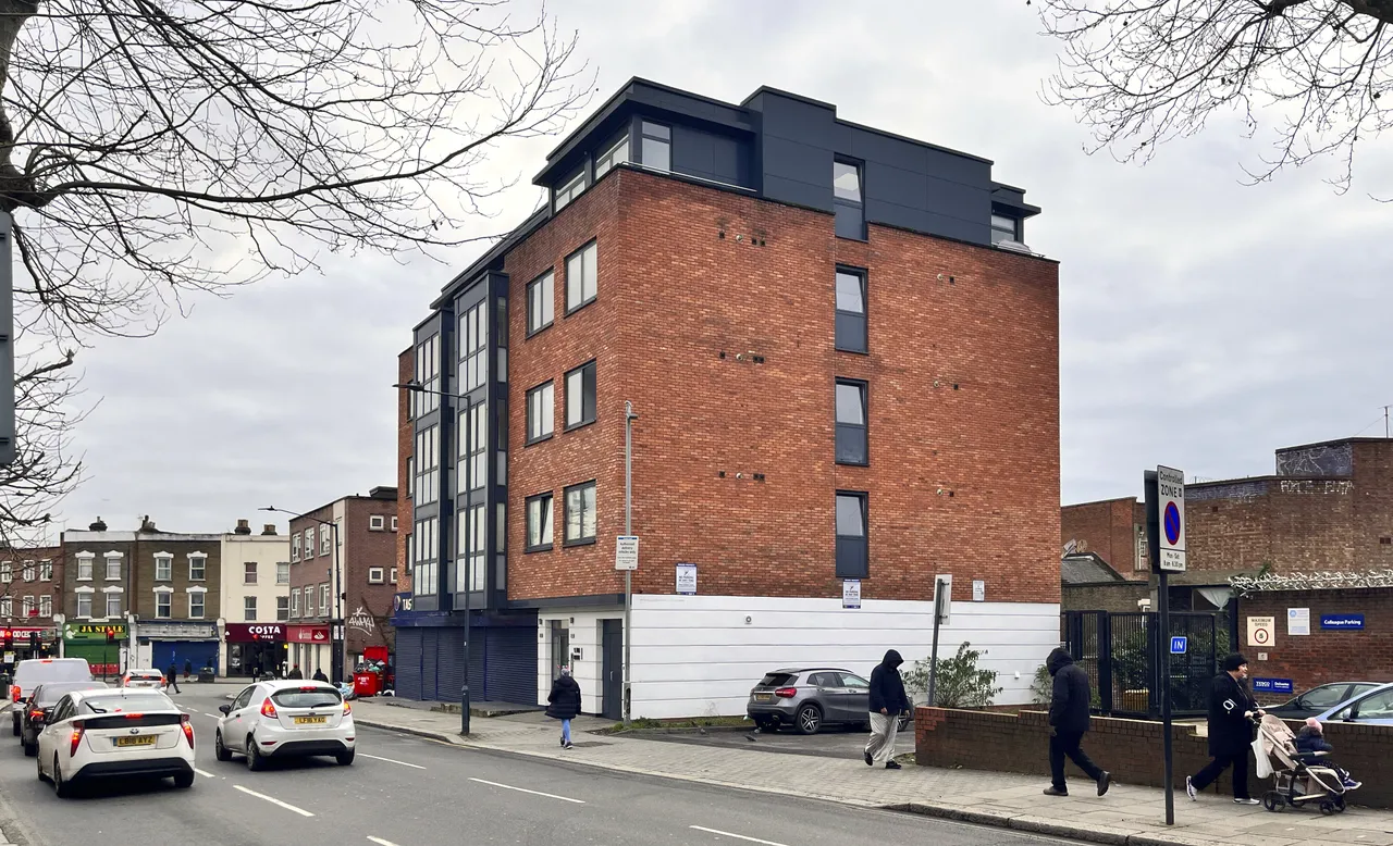 Manor Park Road, London, NW10, photo 11