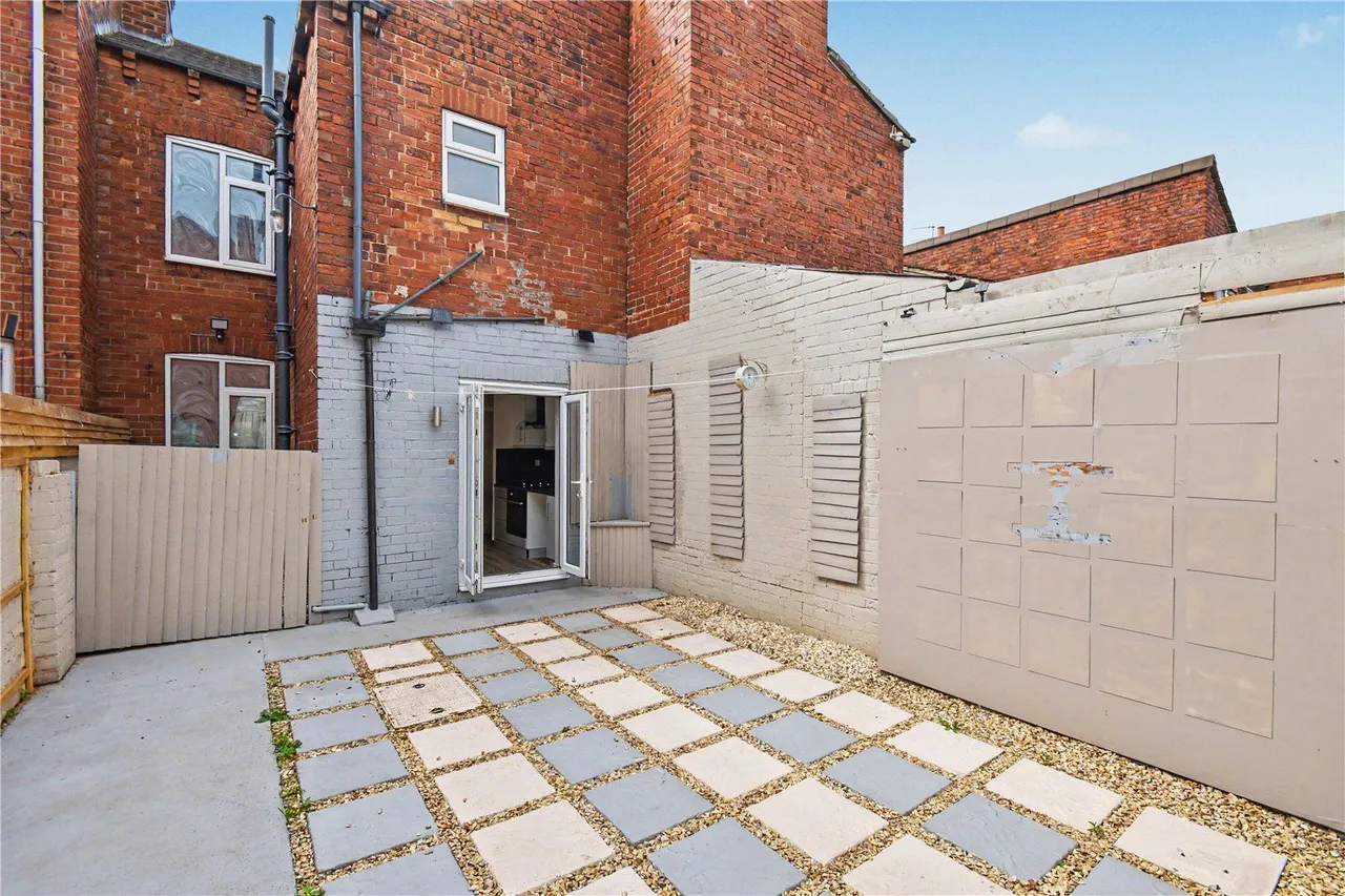 Pontefract Road, Castleford, WF10, photo 8