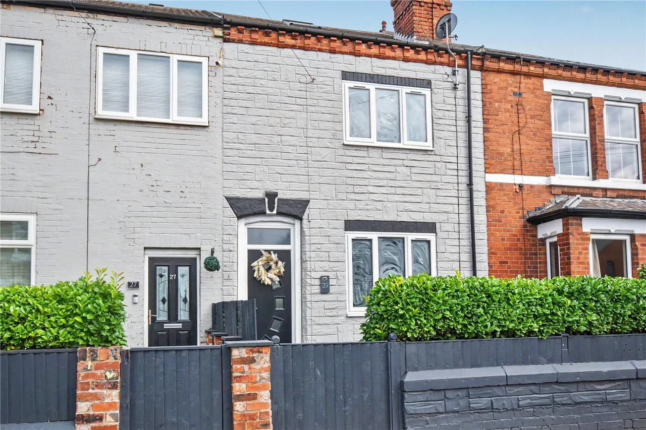 2 bed house for sale, Pontefract Road, Castleford, WF10