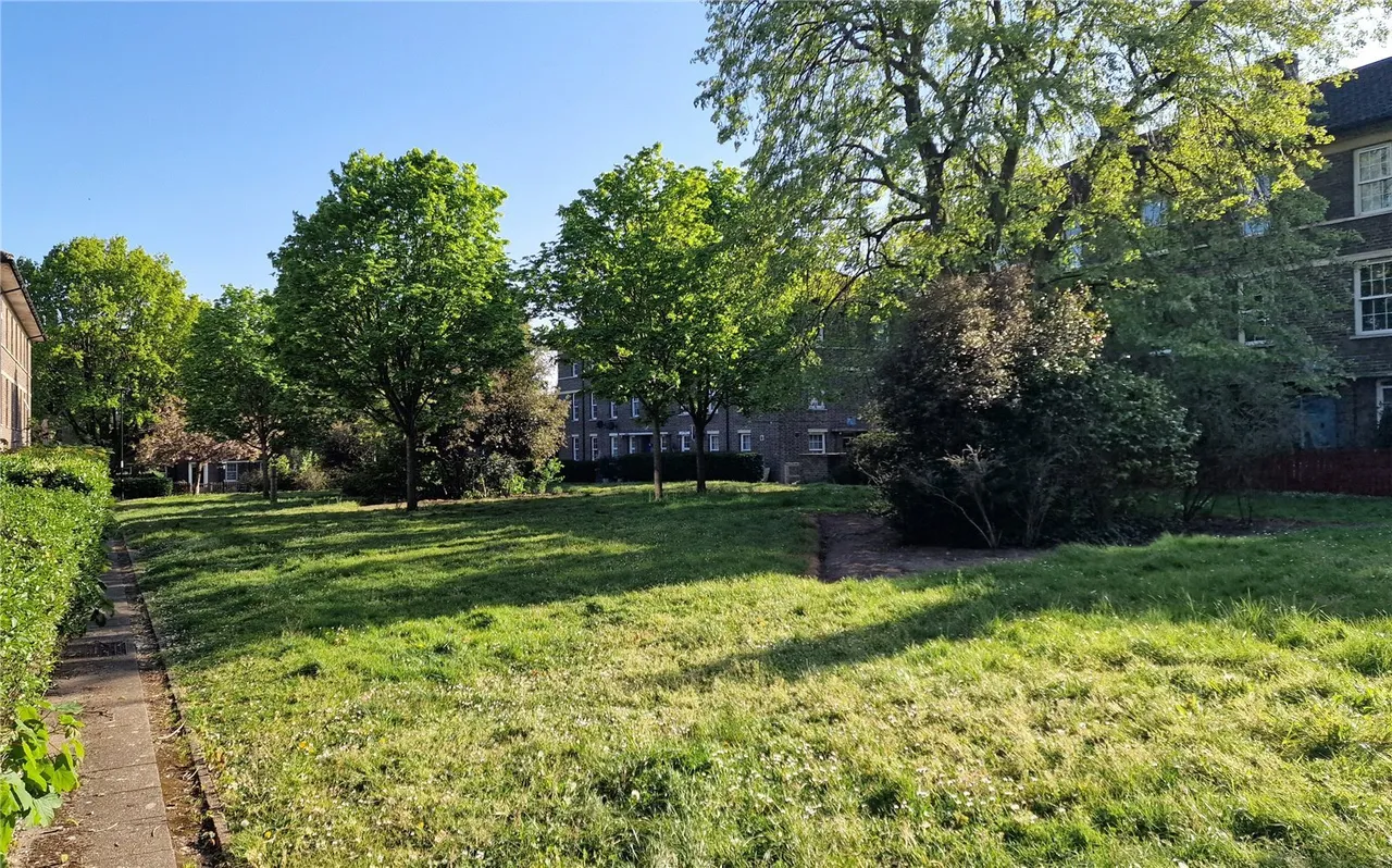 Ryculff Square, London, SE3, photo 14