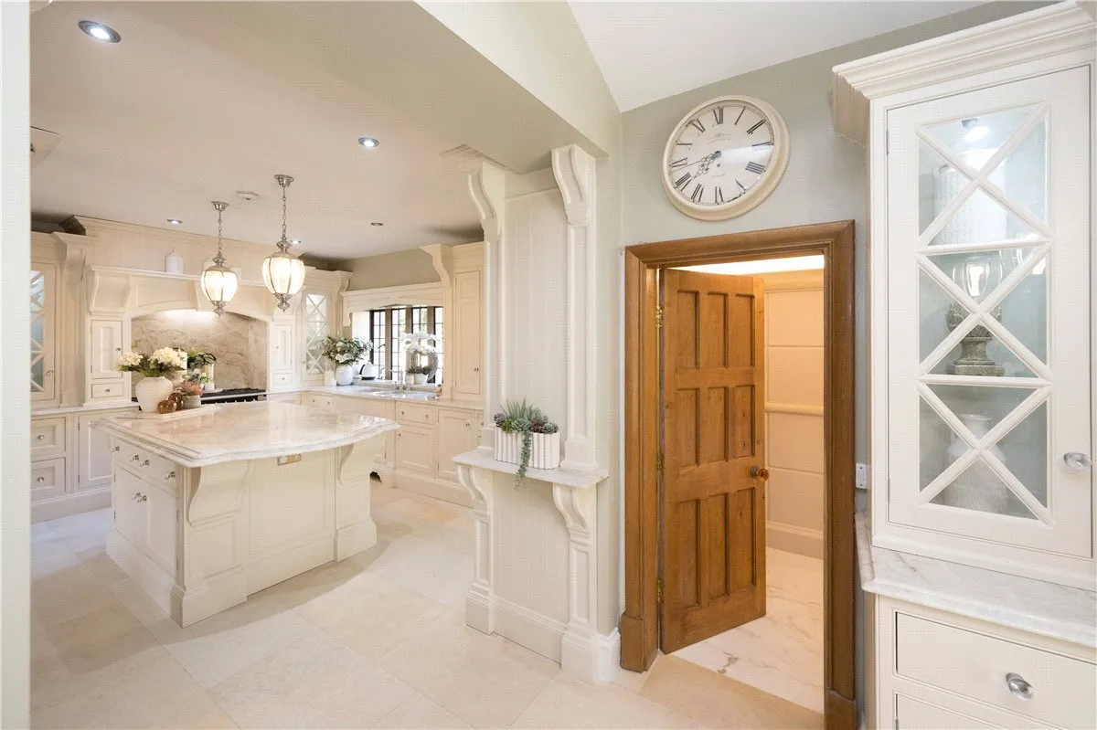 Keeper Lane, BD4, photo 17