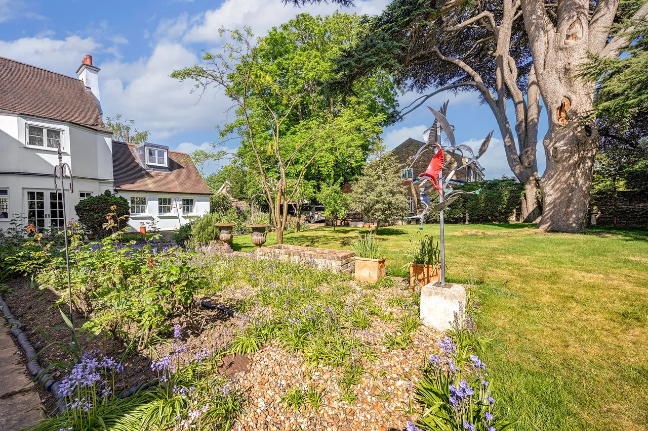 The Cedars, The Butts, TW8, photo 32