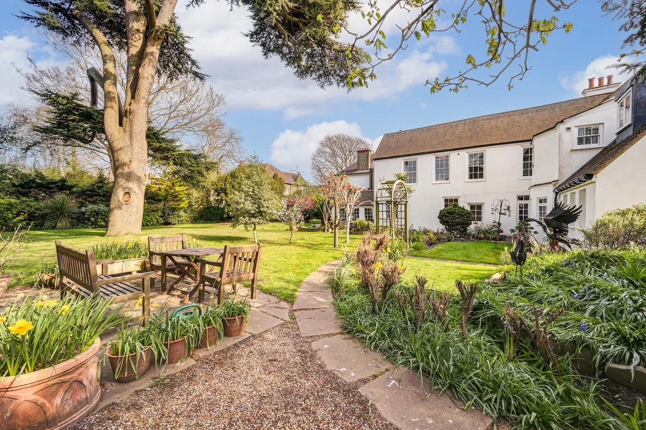 5 bed house for sale, The Cedars, The Butts, TW8