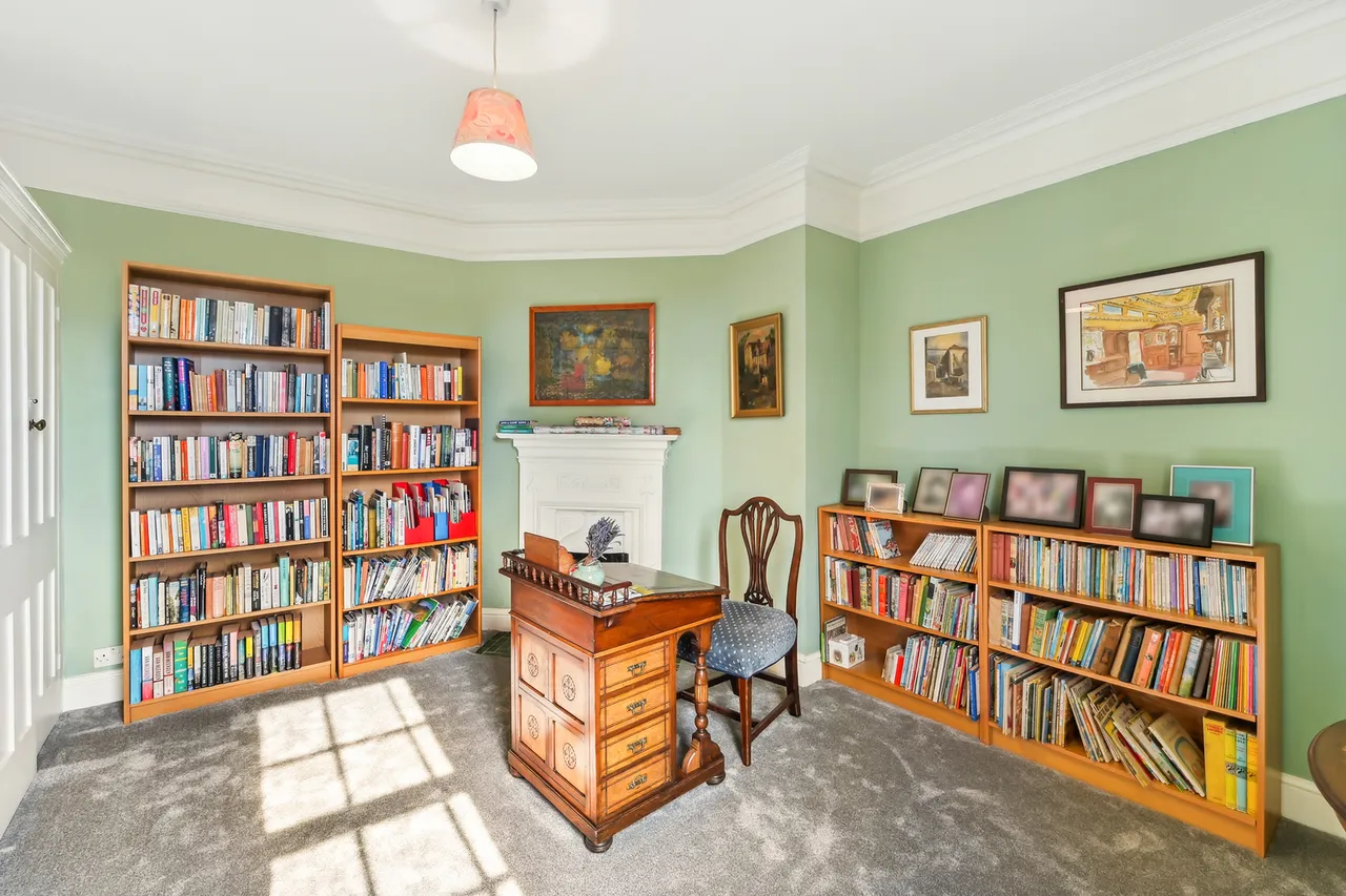 The Cedars, The Butts, TW8, photo 23