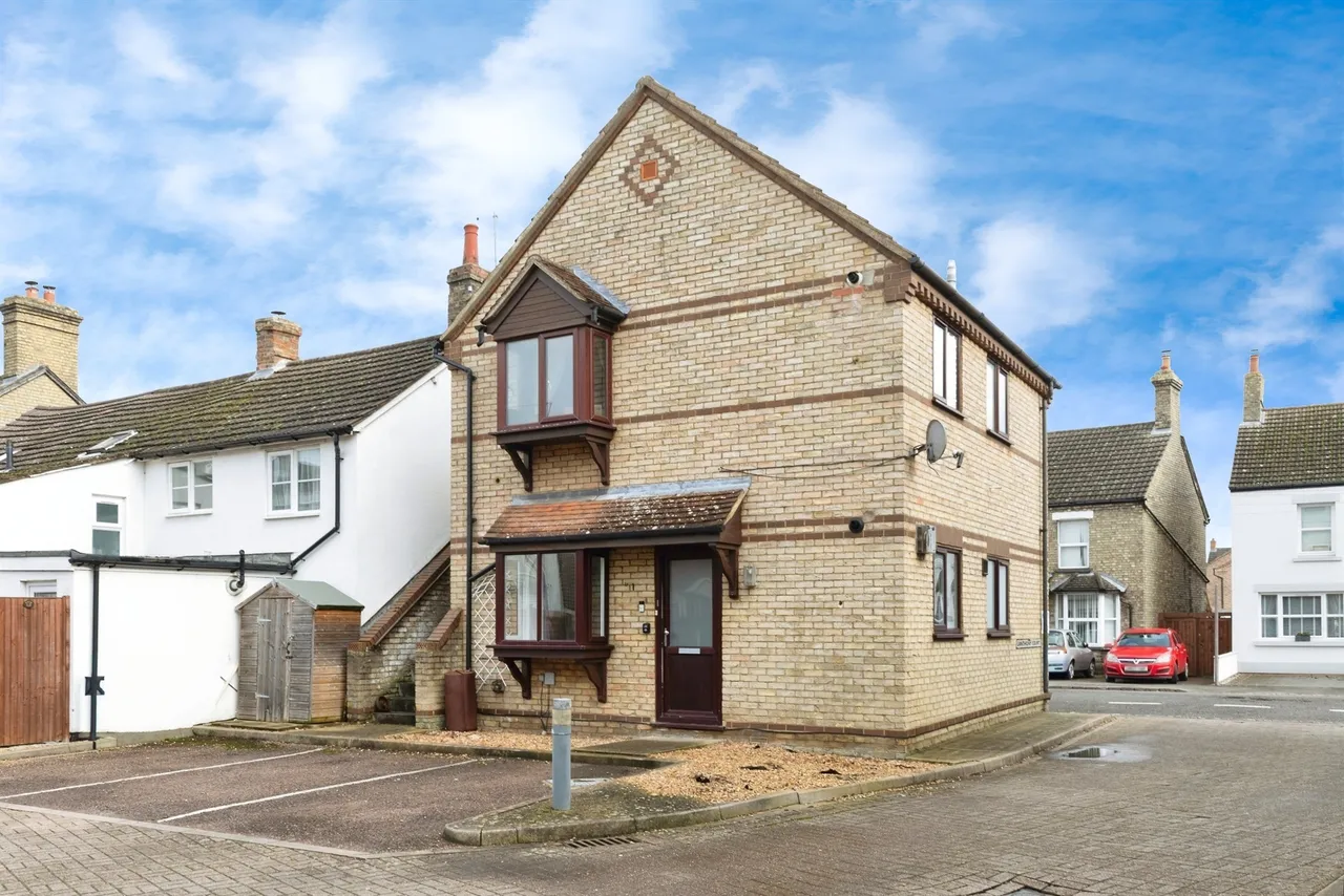 2 bed flat for sale, Lanthony Court, Arlesey, SG15