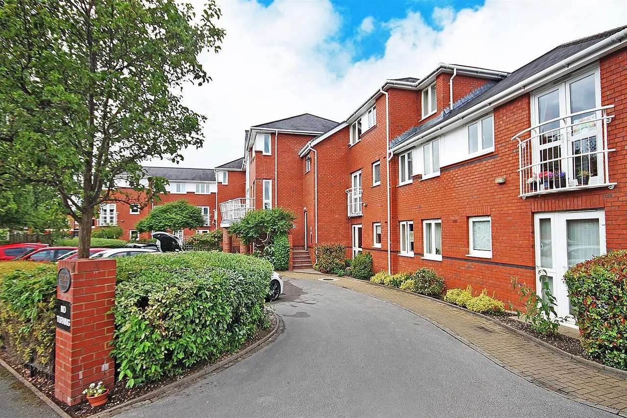 Bedford Drive, Timperley, Cheshire WA15 7UU, photo 20