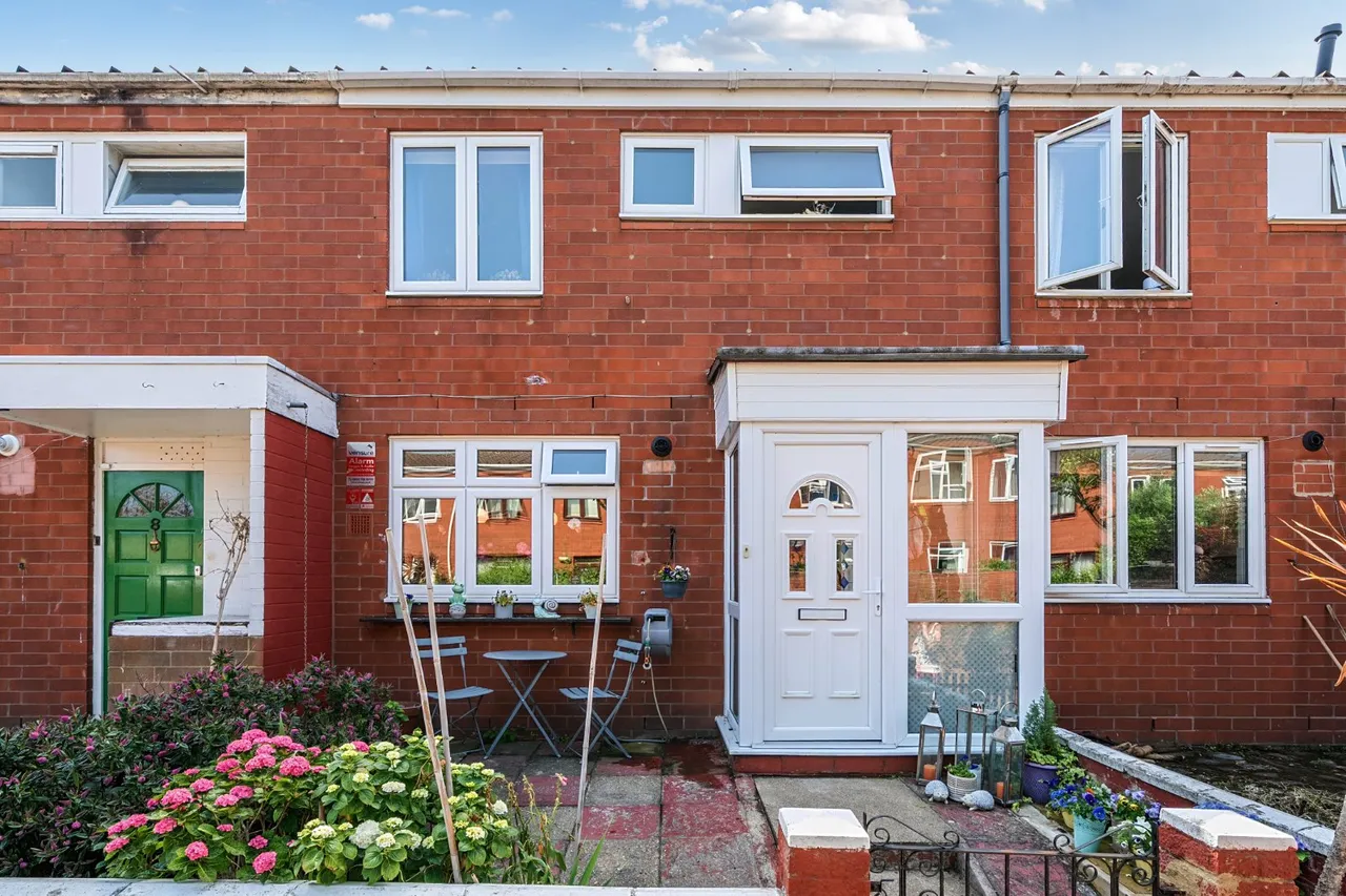 3 bed house for sale — Radcliffe Path, Battersea, London, SW8