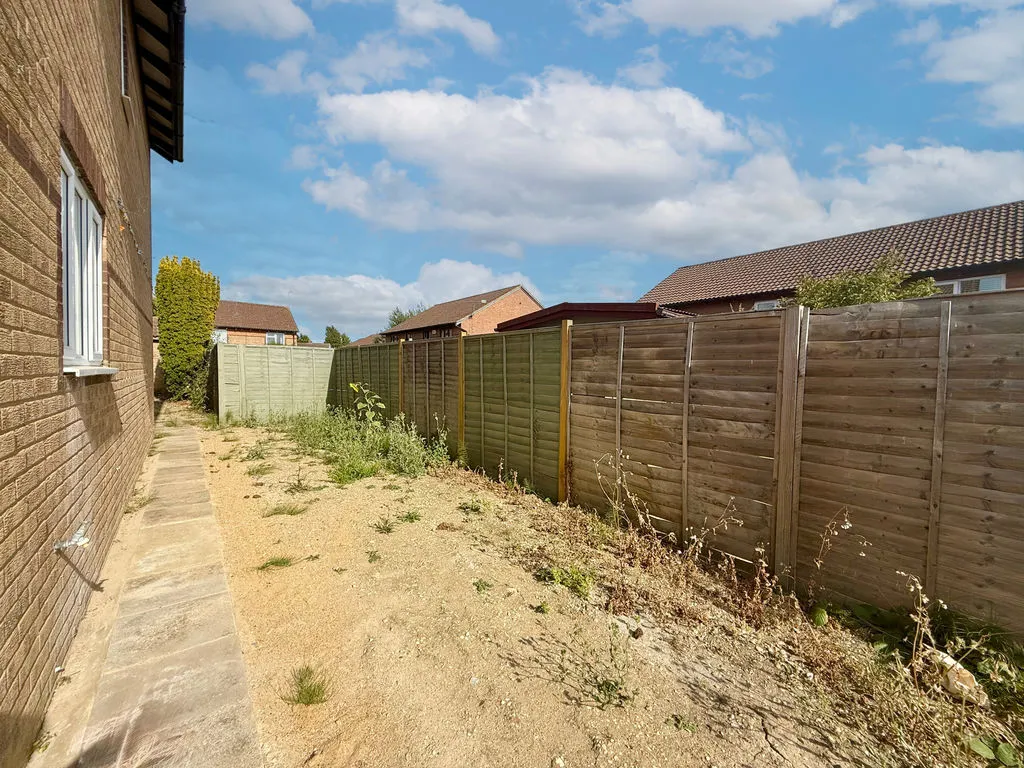 Kelso Close, Bletchley MK3 5ET, photo 14