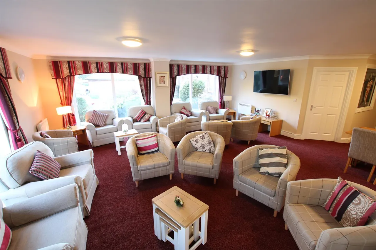 Epsom Road, Leatherhead, KT22, photo 13