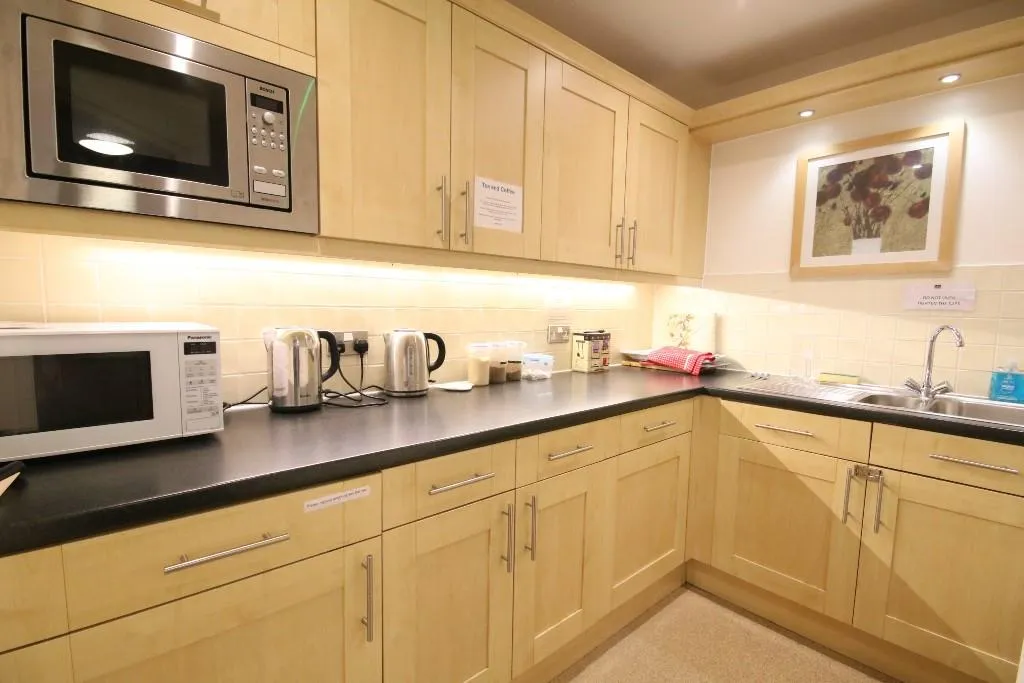 Epsom Road, Leatherhead, KT22, photo 14