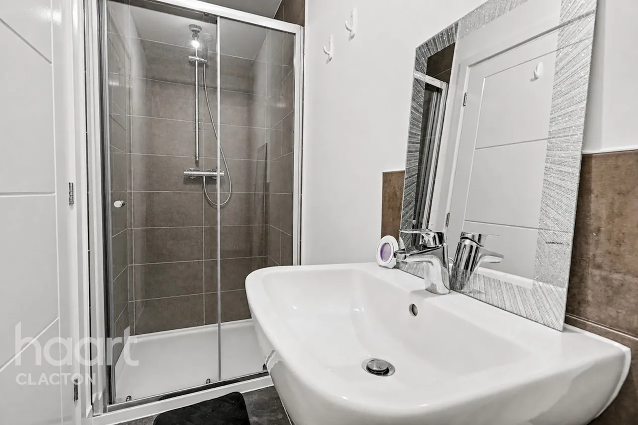 Wheatsheaf, Frinton-on-Sea, CO13, photo 8