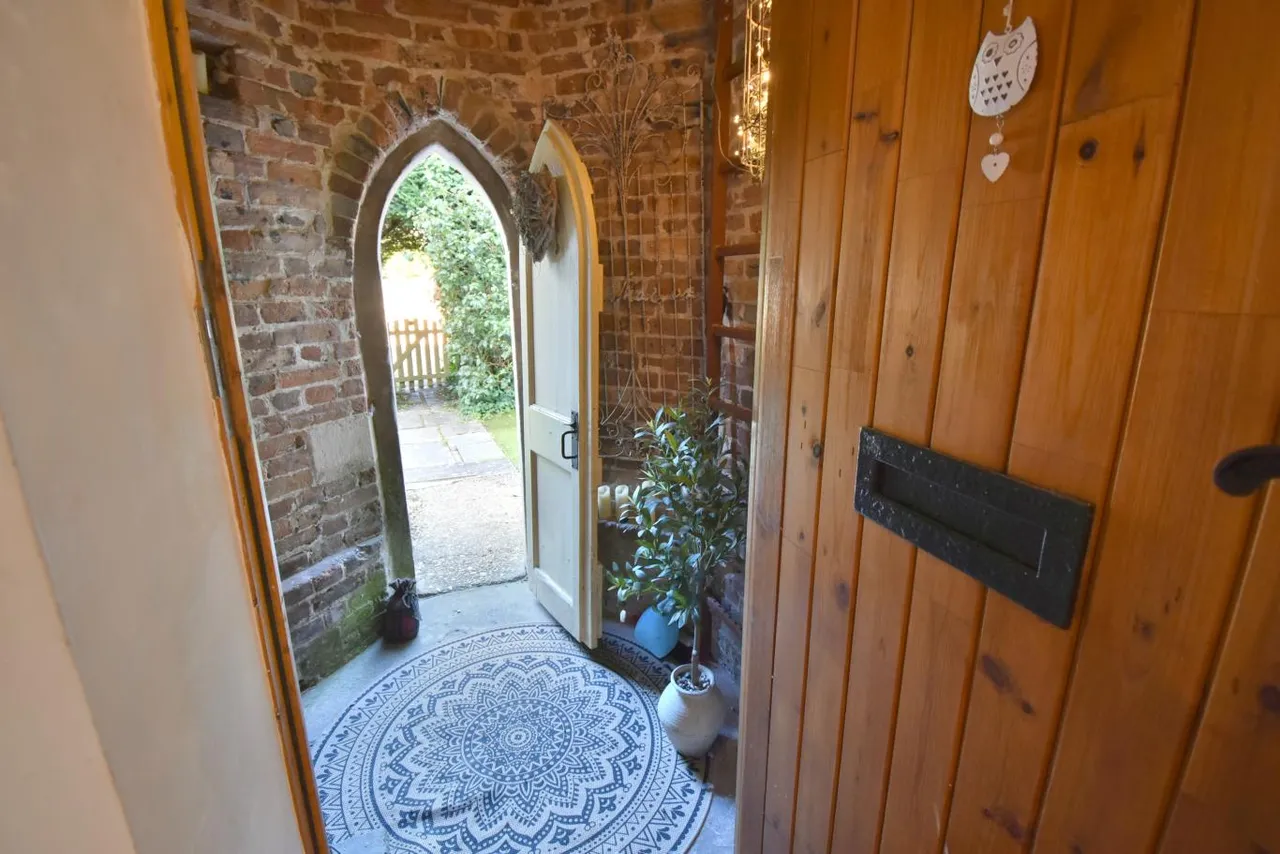 Hurn Court, BH23, photo 4
