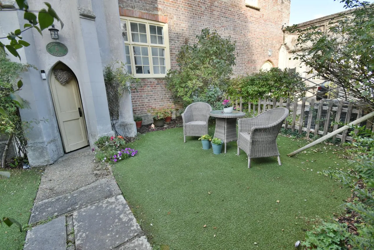 Hurn Court, BH23, photo 23
