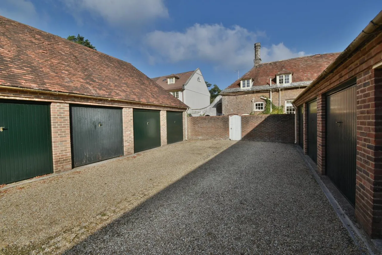 Hurn Court, BH23, photo 25