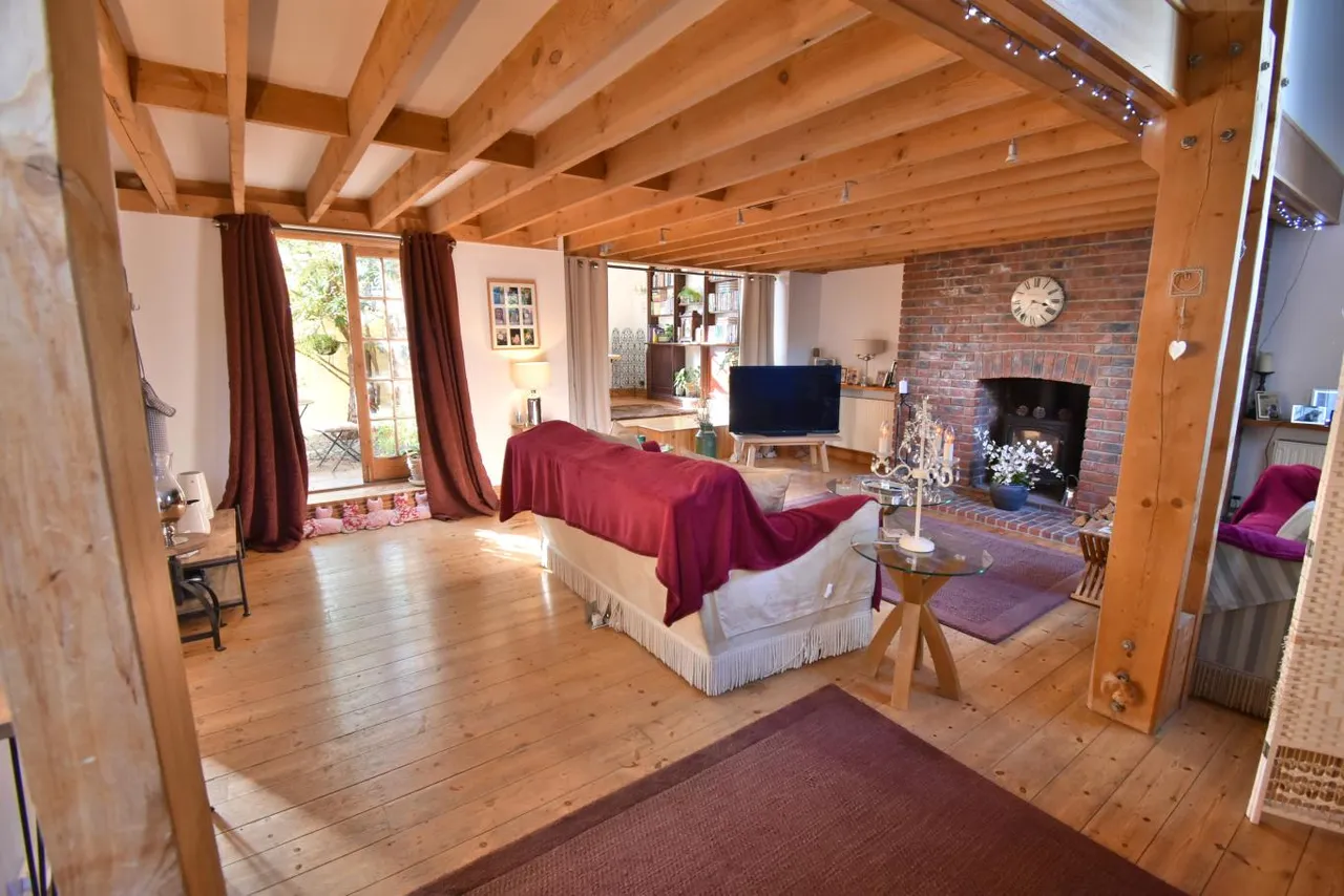 Hurn Court, BH23, photo 2