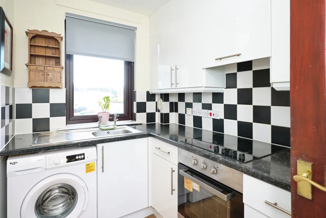 Roseburn Drive, Edinburgh, EH12, photo 3
