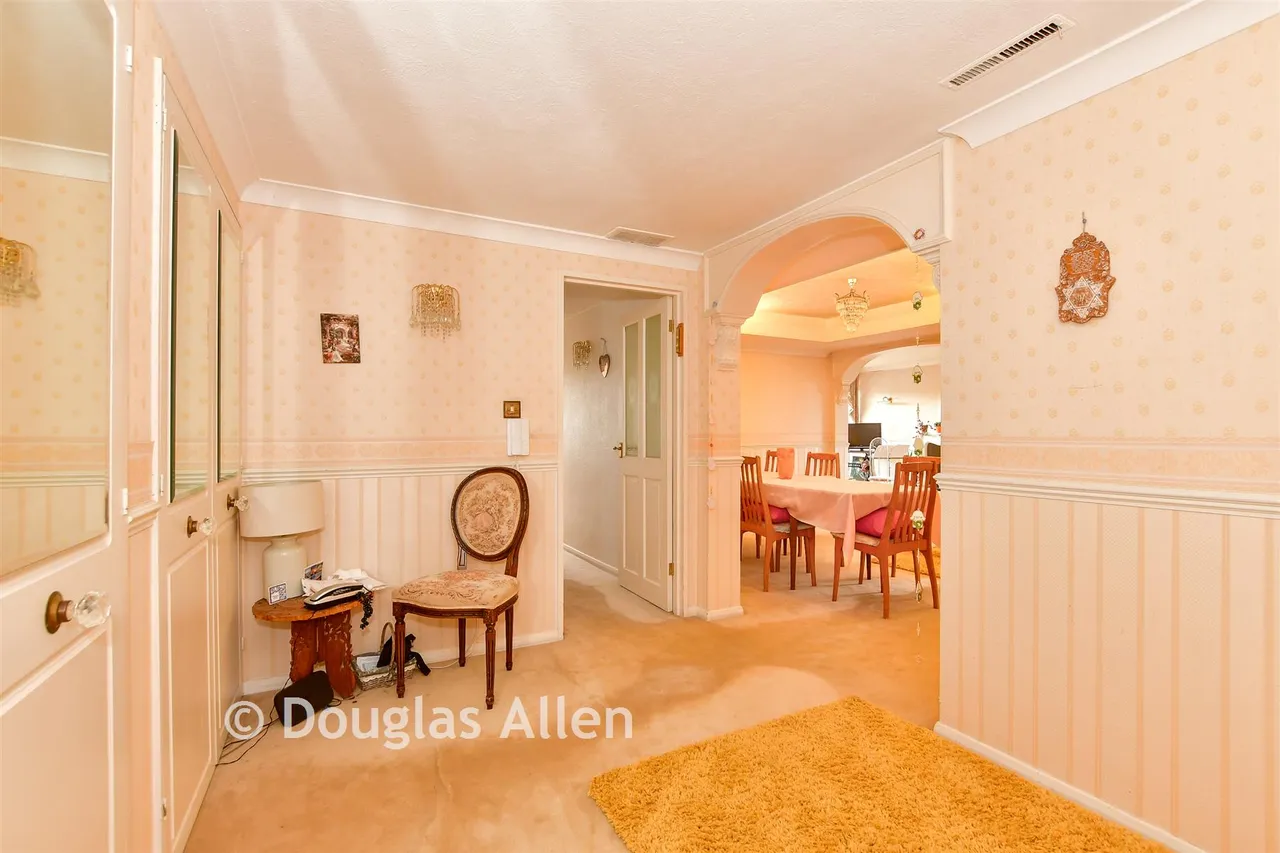 The Bowls, Chigwell, IG7, photo 8