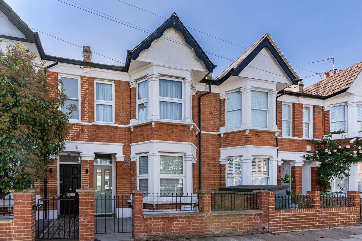 3 bed house for sale — London, SW18 4RU