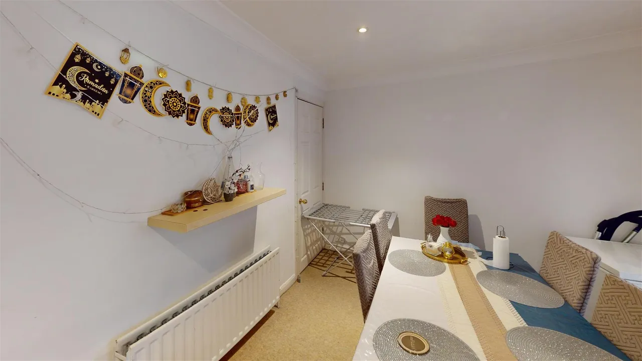St Leonards Road, Horsham, West Sussex RH13 6EH, photo 10