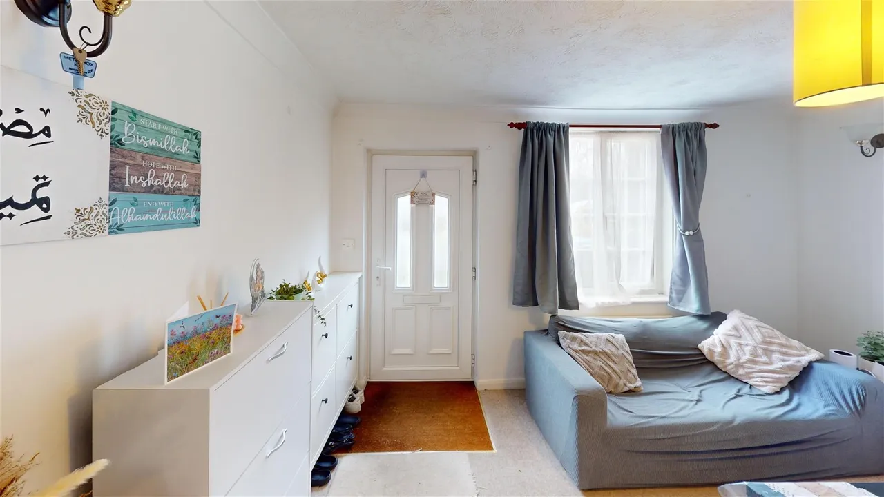 St Leonards Road, Horsham, West Sussex RH13 6EH, photo 6