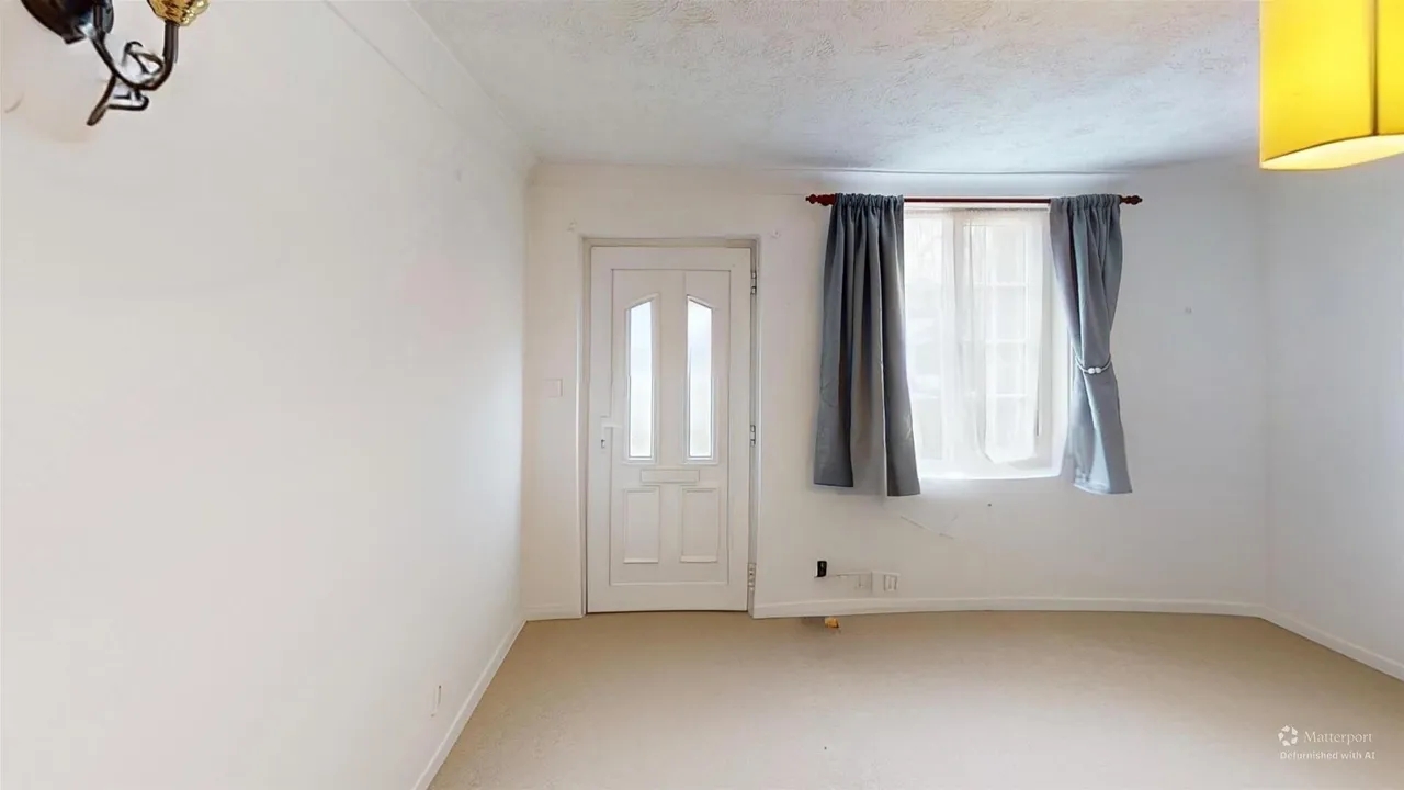 St Leonards Road, Horsham, West Sussex RH13 6EH, photo 7