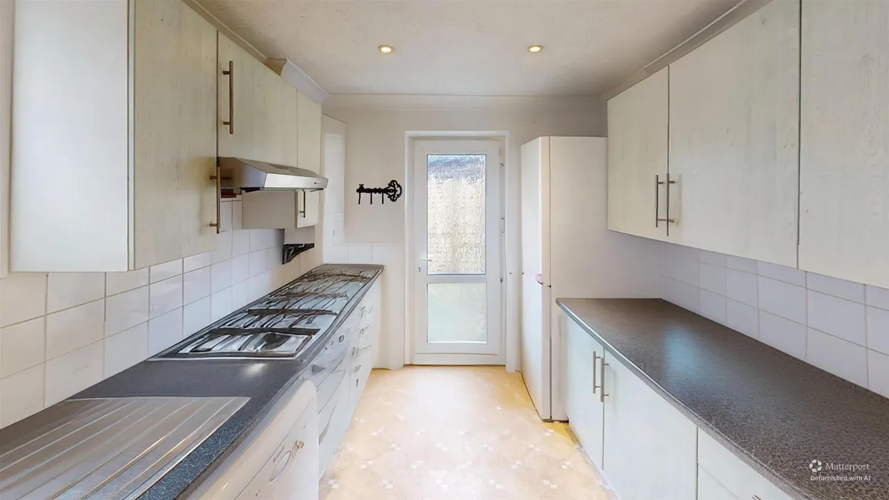 St Leonards Road, Horsham, West Sussex RH13 6EH, photo 8