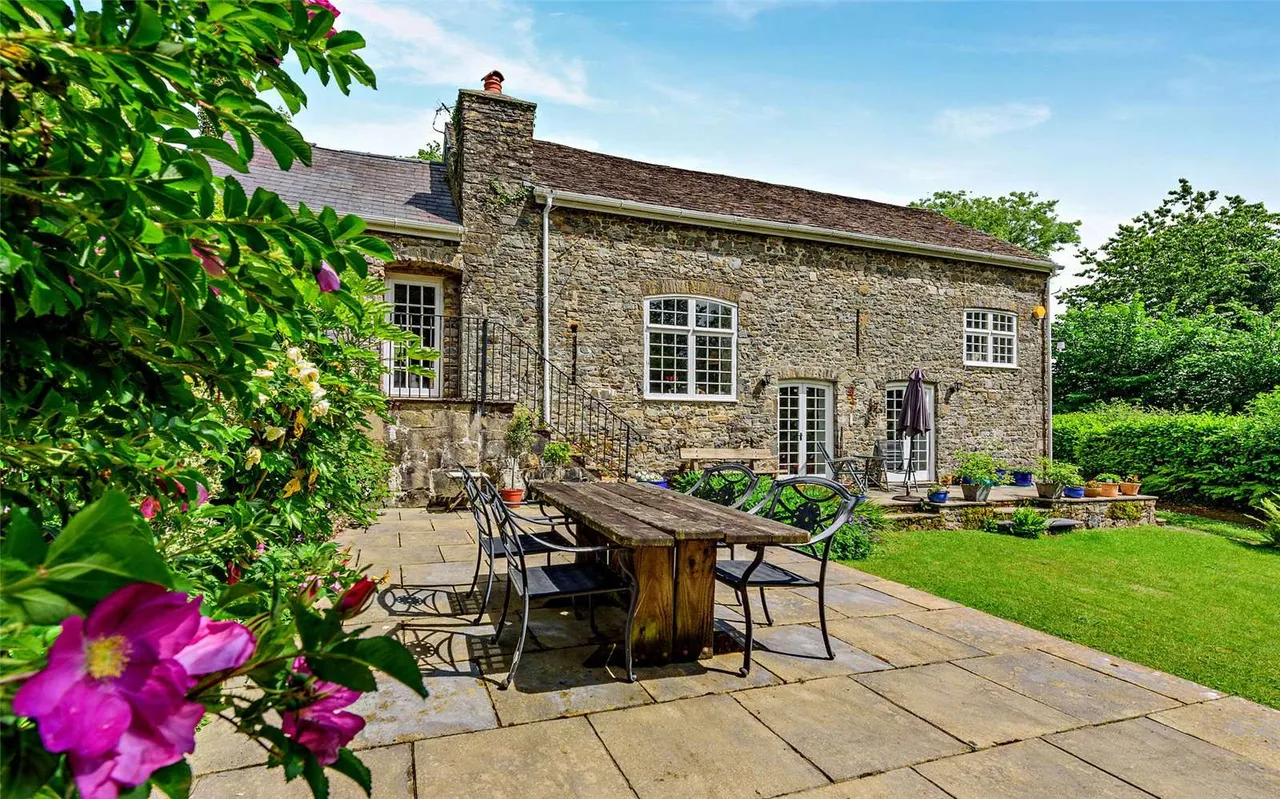 Bryneithin, New Inn, Llandeilo, Carmarthenshire, SA19 7LL, photo 5