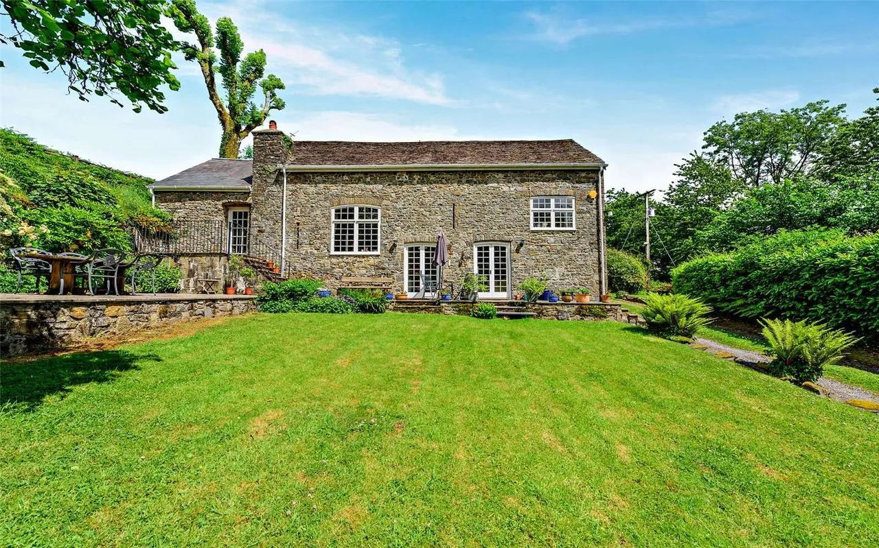 Bryneithin, New Inn, Llandeilo, Carmarthenshire, SA19 7LL, photo 4