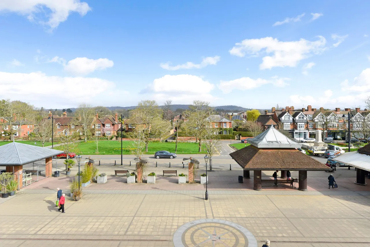 High Street, Maisonettes, GU6, photo 12
