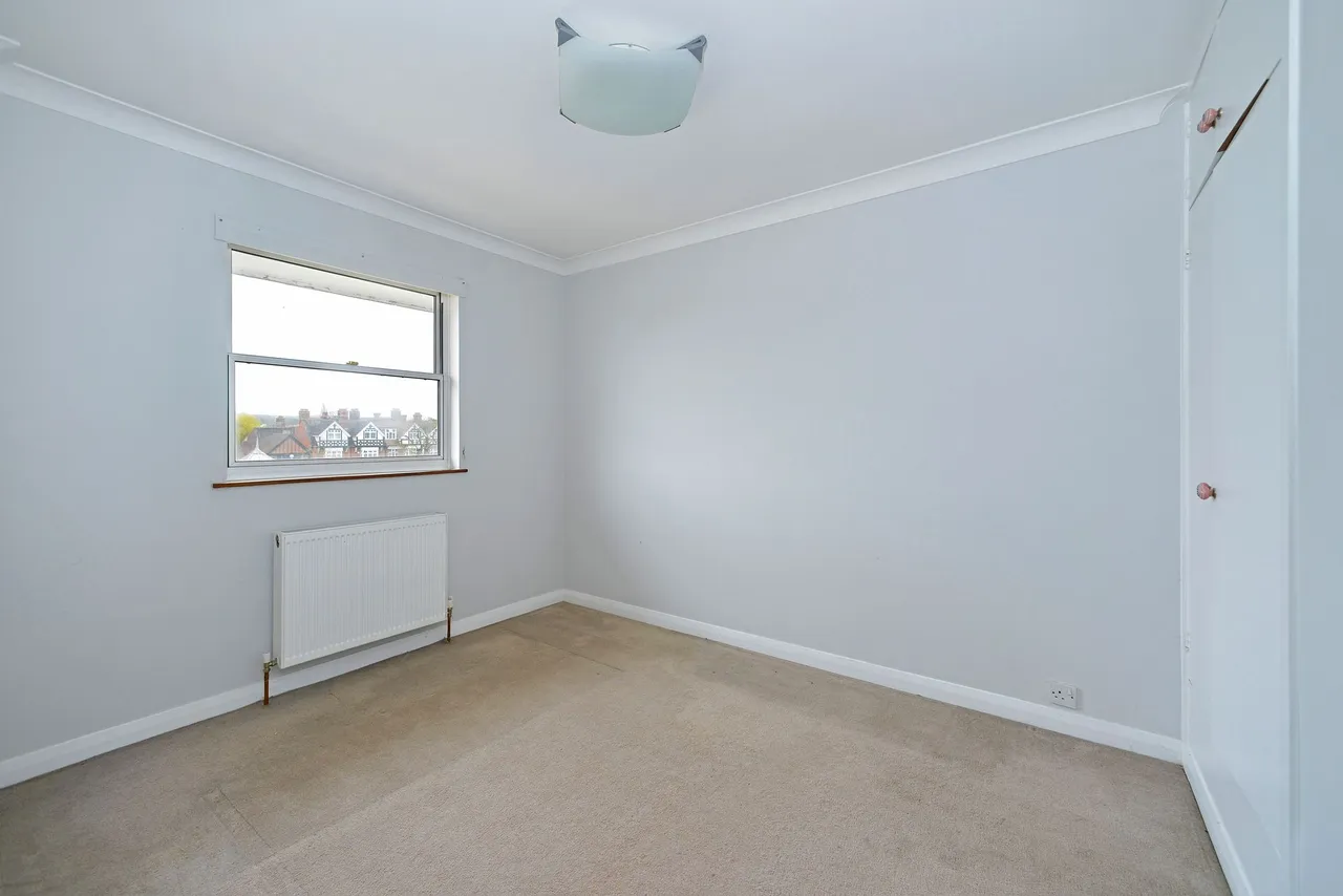 High Street, Maisonettes, GU6, photo 7
