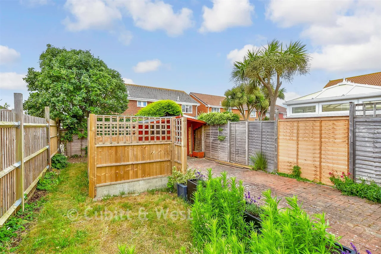 Acorn Close, Selsey, PO20, photo 5