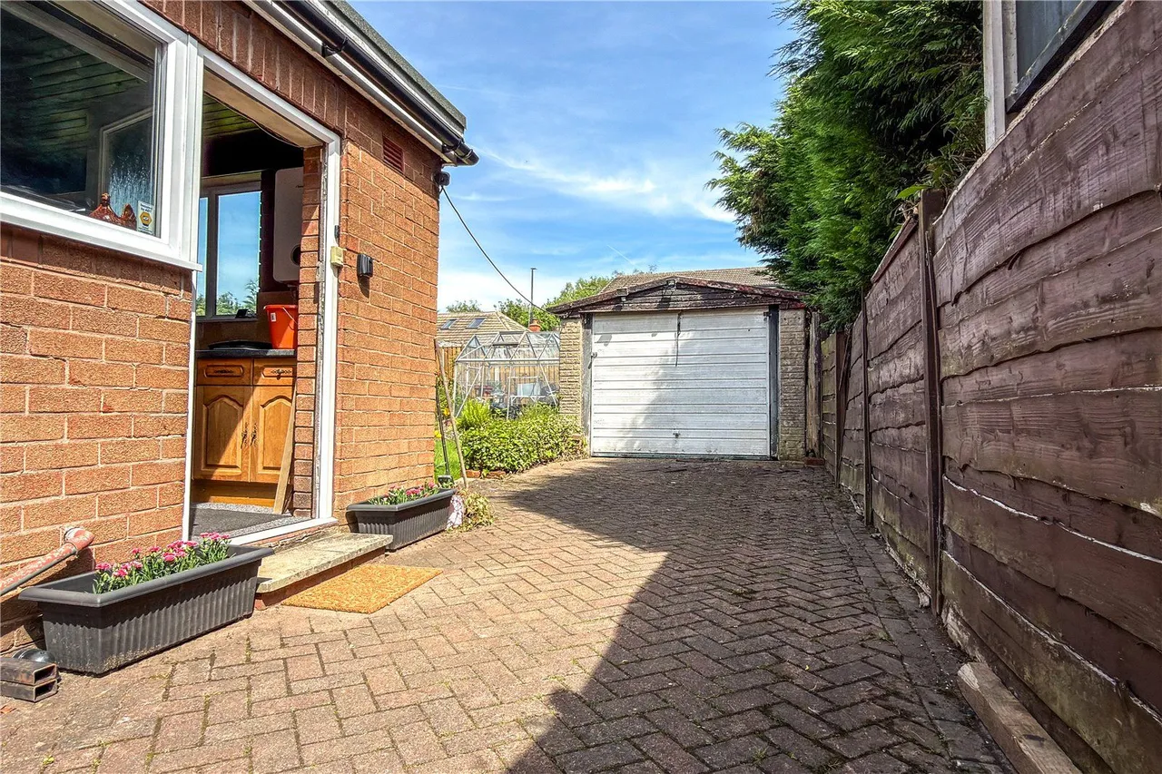 Park Avenue, Failsworth, M35, photo 18