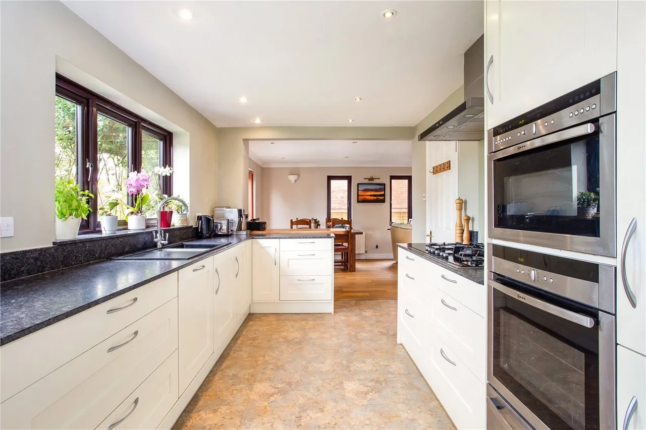 Upham Street, Upham, SO32, photo 3