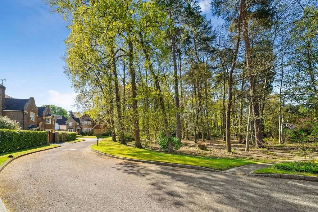 Sandringham Park, Cobham, Surrey, KT11 2EQ, photo 4