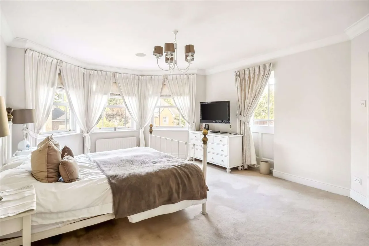 Sandringham Park, Cobham, Surrey, KT11 2EQ, photo 12