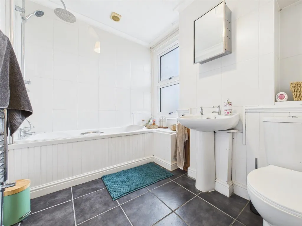 Buckingham Road, Aylesbury, photo 9