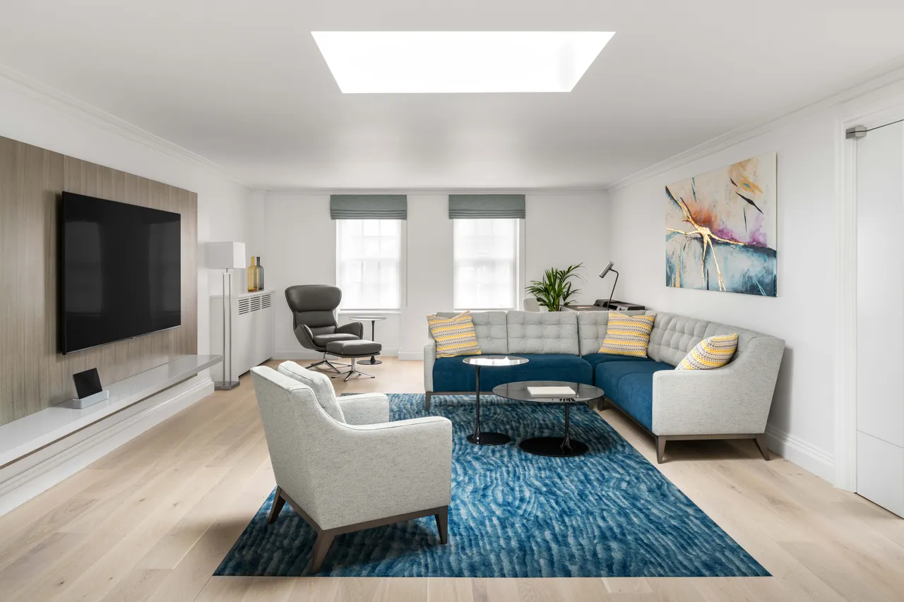 3 bed flat to rent, Hertford Street, Mayfair, W1J