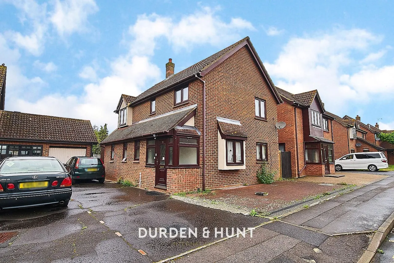 5 bed house to rent, Wickets Way, Ilford, IG6