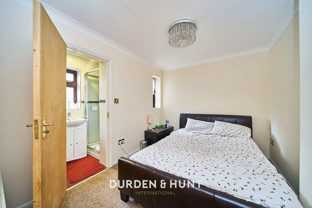 Wickets Way, Ilford, IG6, photo 14