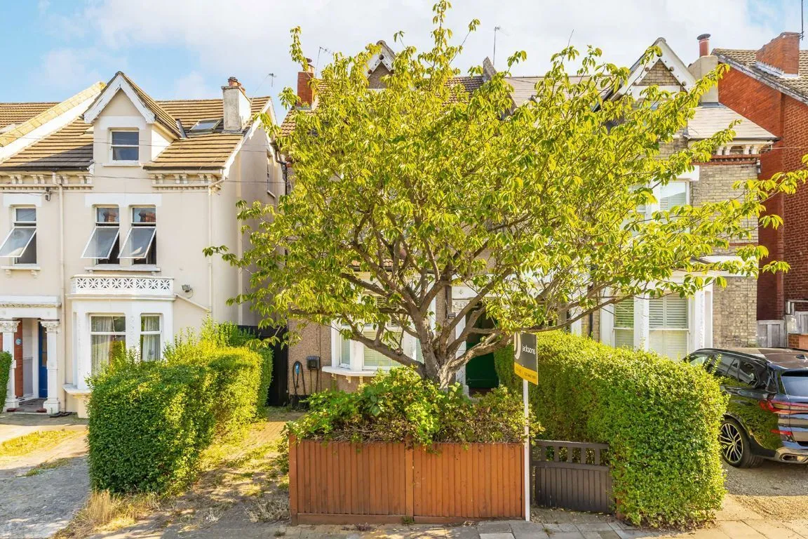 Gleneldon Road, SW16, photo 4