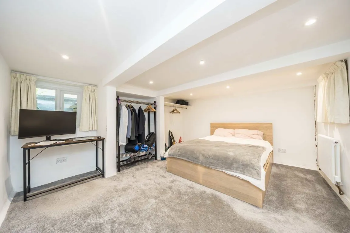Gleneldon Road, SW16, photo 8