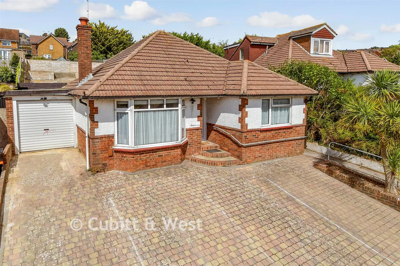 3 bed house for sale, Warren Way, Woodingdean, BN2
