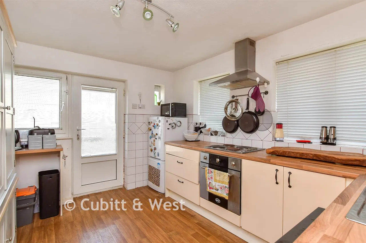 Warren Way, Woodingdean, BN2, photo 2