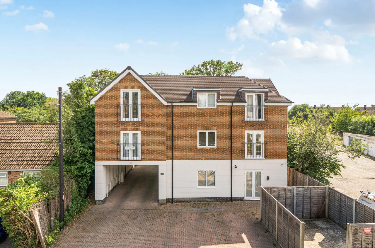 Brittain Road, Hersham, KT12, photo 22
