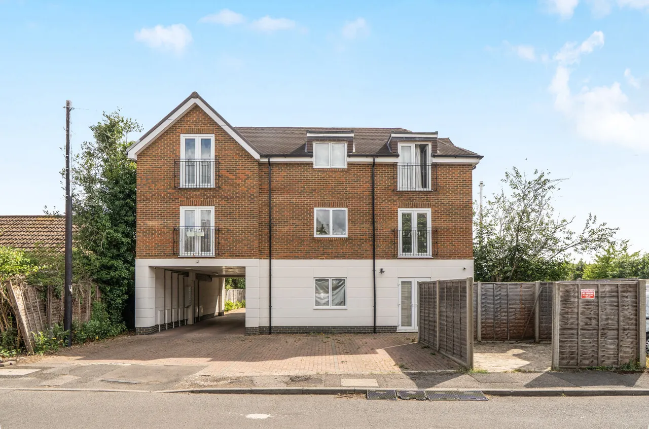 Brittain Road, Hersham, KT12, photo 19