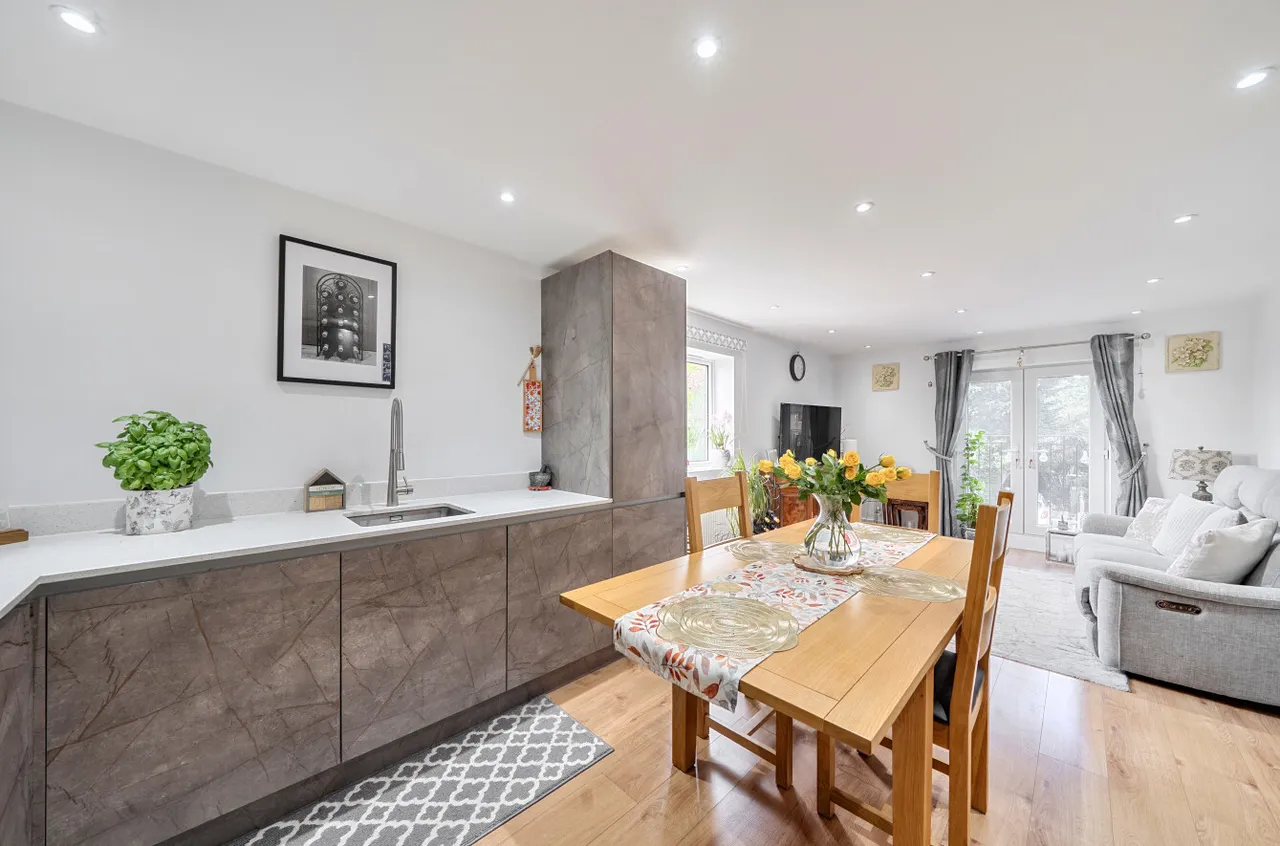 Brittain Road, Hersham, KT12, photo 14