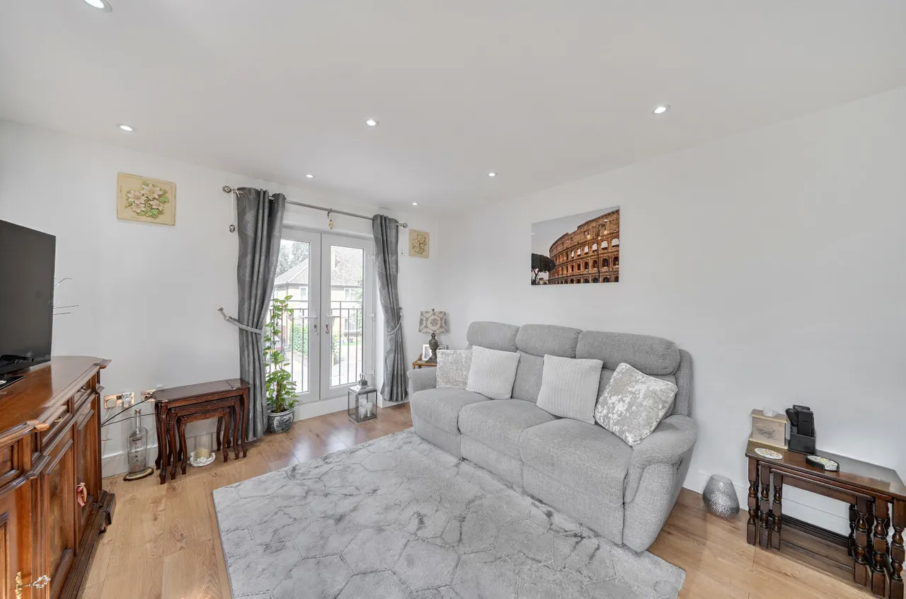 Brittain Road, Hersham, KT12, photo 10
