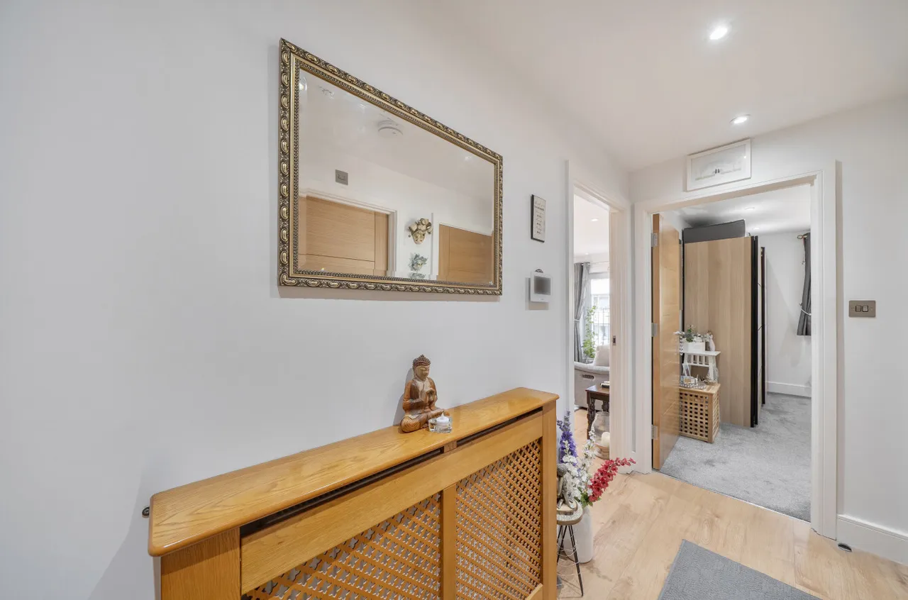 Brittain Road, Hersham, KT12, photo 21