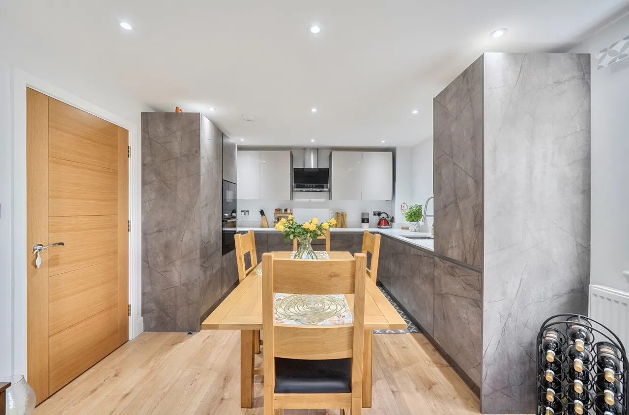 Brittain Road, Hersham, KT12, photo 11