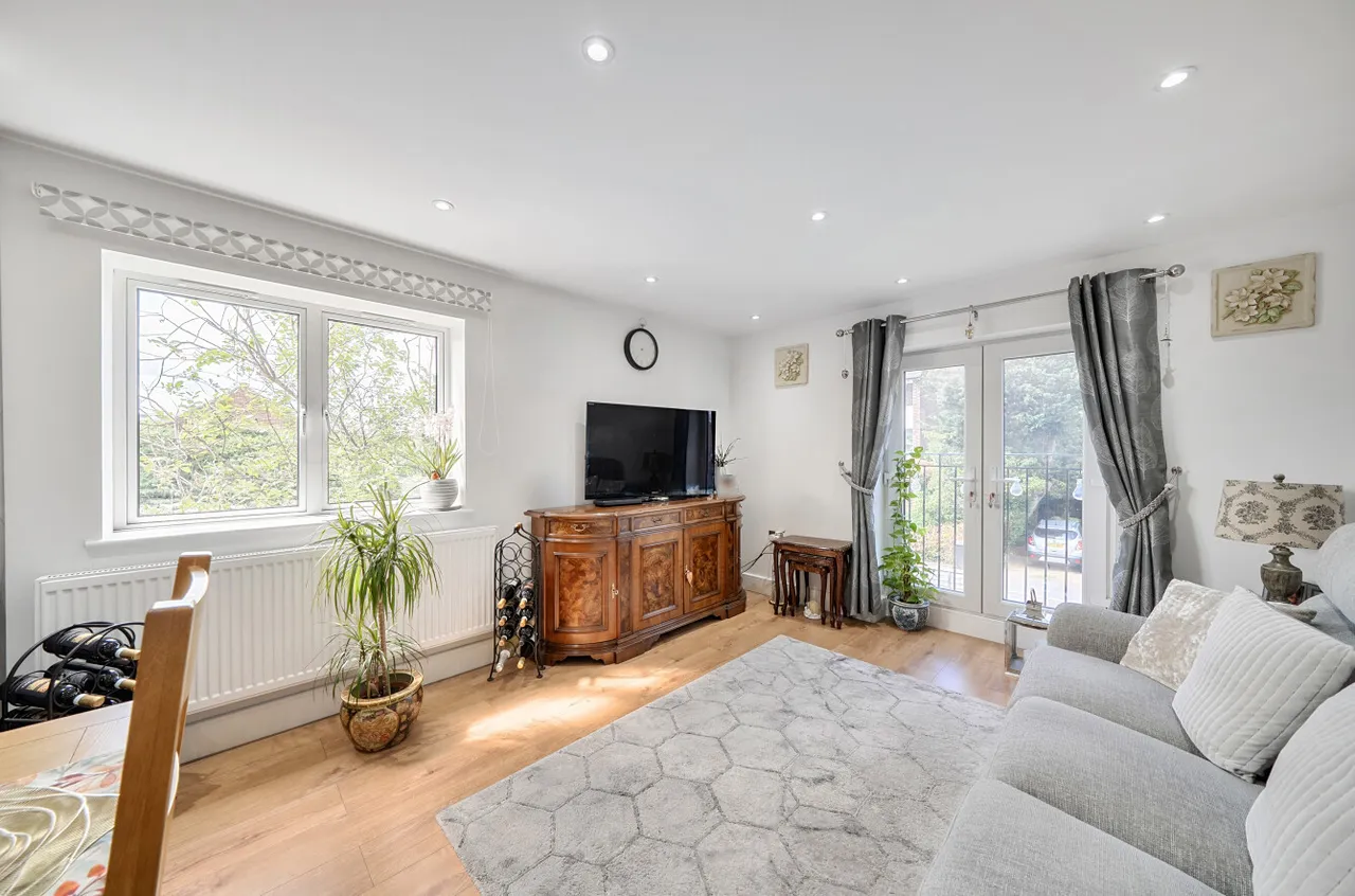 Brittain Road, Hersham, KT12, photo 2